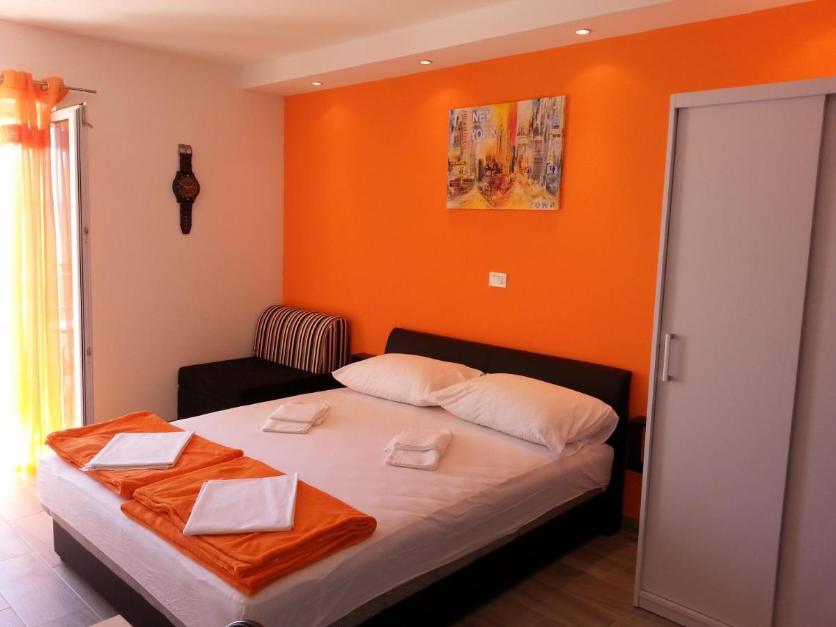 Grey House Makarska Exterior photo