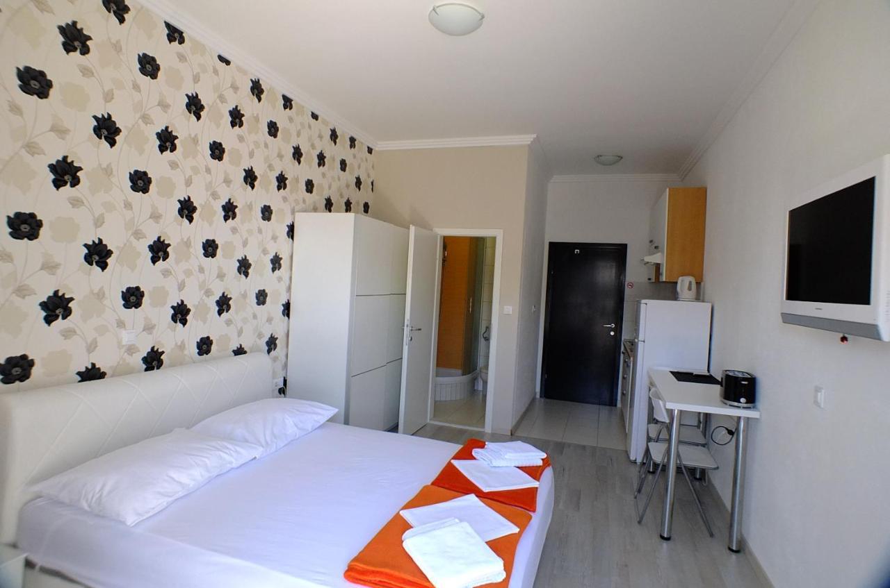 Grey House Makarska Exterior photo