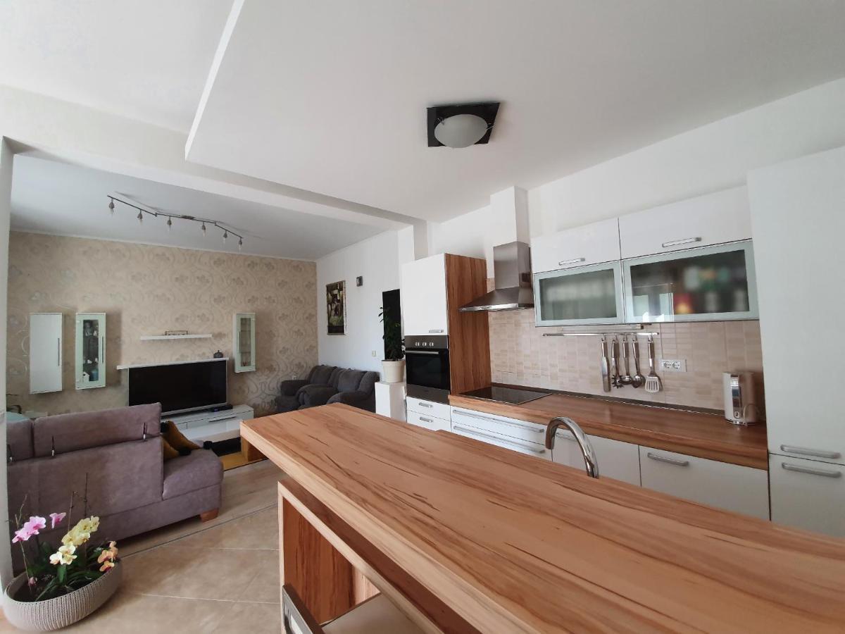 Grey House Makarska Exterior photo
