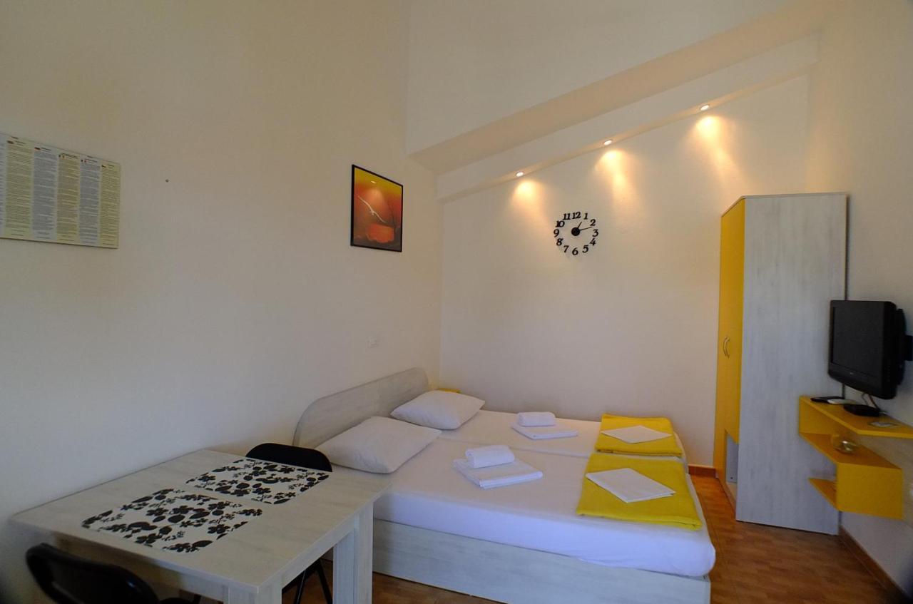 Grey House Makarska Exterior photo