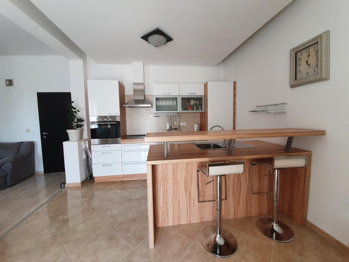 Grey House Makarska Exterior photo