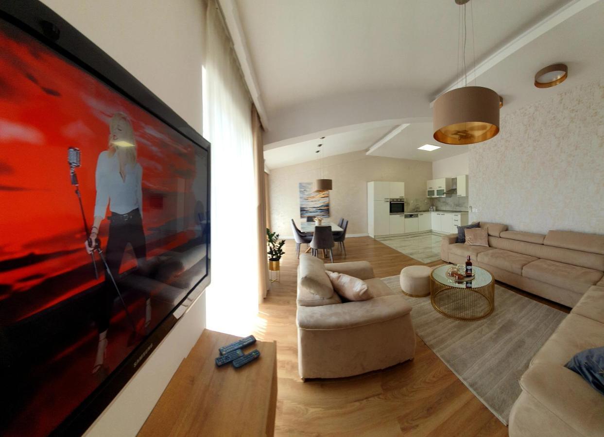 Grey House Makarska Exterior photo