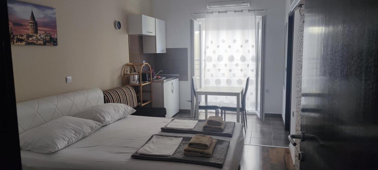 Grey House Makarska Exterior photo